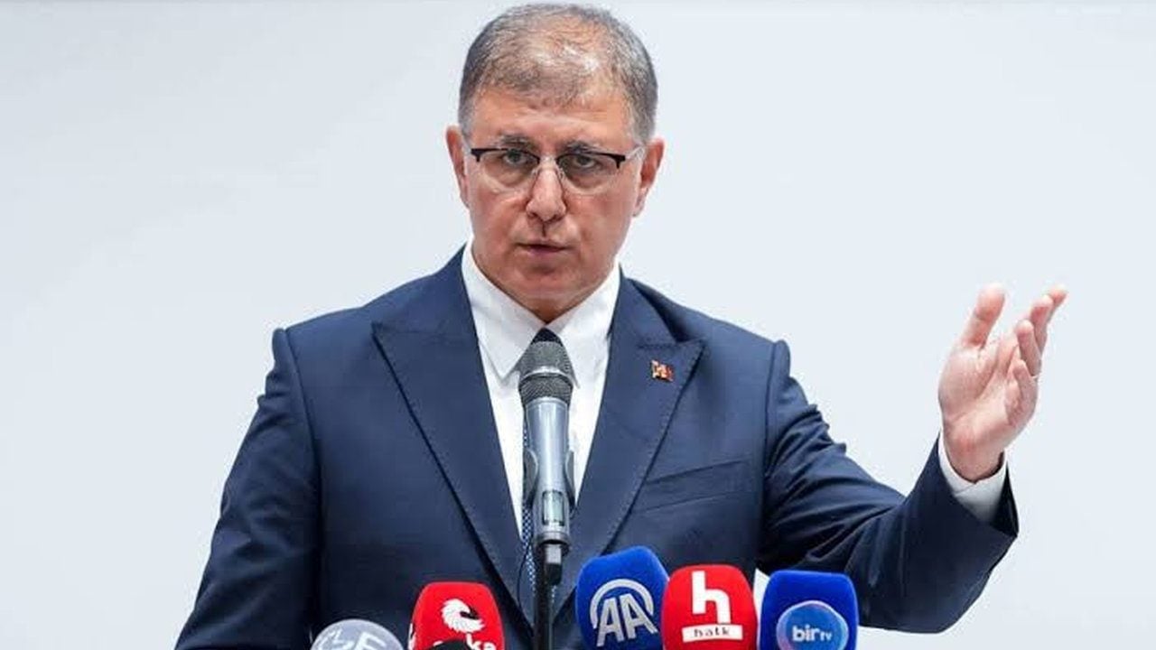 Foto - YENİ Partili isim "Mesajlarıma bile dönmüyor" dedi! Cemil Tugay’ın AK Parti’ye katılması neredeyse kesinleşti