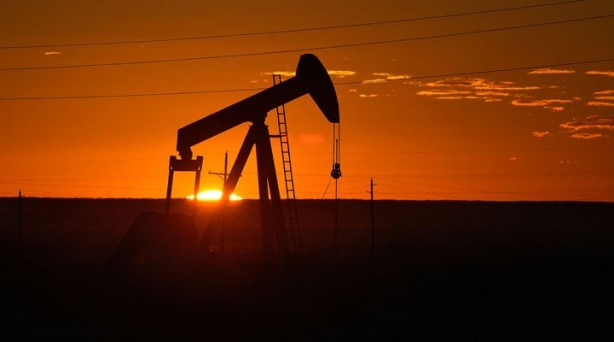 Yeni petrol rezervi müjdesi! Orada petrol var, resmen bölgeden fışkırıyor