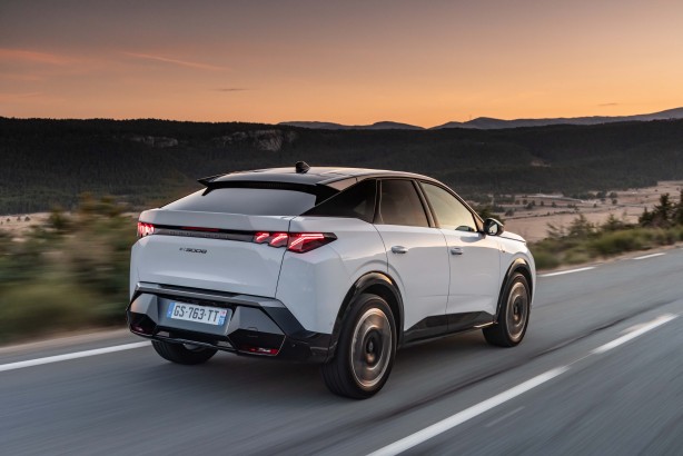 Foto - Yeni Peugeot 3008 yenilendi! Makyajlanan otomobili görenlere ‘keşke benim olsa’ dedirtiyor! Peki araç ne zaman Türkiye yollarında olacak? 