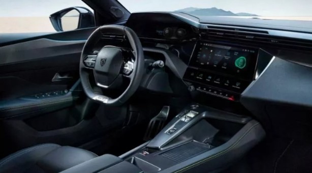 Foto - Yeni Peugeot 408 vitrine çıktı