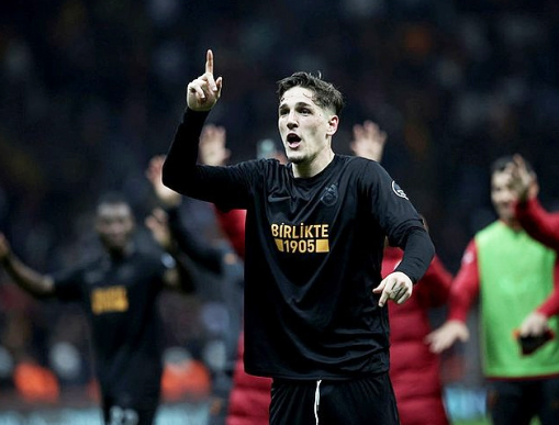 Foto - Yeni silahını ilan etti! Galatasaray'ın yıldızına kafayı taktılar...