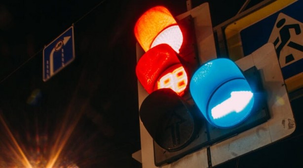 Foto - Yeni sistem geliyor... Otomobiller yeşil ışık yandığı anda artık