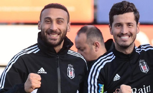 Foto - Yeni sözleşmelerini alelacele ortaya çıkardılar! Herkes şaşkın: Gündeme oturacak çıkış bu olsa gerek! Resmen ilan ettiler…