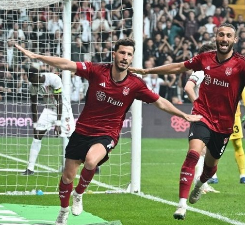 Foto - Yeni sözleşmelerini alelacele ortaya çıkardılar! Herkes şaşkın: Gündeme oturacak çıkış bu olsa gerek! Resmen ilan ettiler…