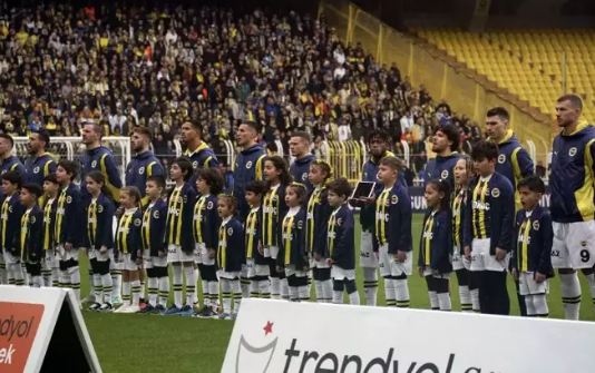 Foto - Yeni transfer moral bozunca mumla arar oldu: Son dakika açıklama: Her takım isteyecek: Fenerbahçe’den olay kaleci kararı…