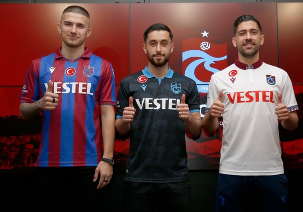 Foto - Yeni transferler için imza töreni