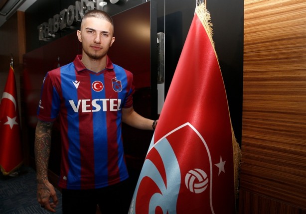 Foto - Yeni transferler için imza töreni