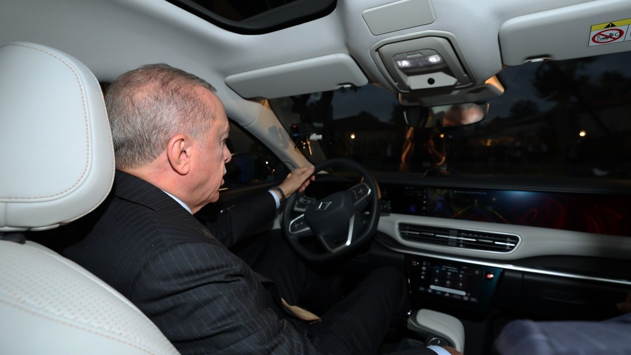 Foto - Yeni üretilmişti! Cumhurbaşkanı Erdoğan’a TOGG T10F hediye edildi