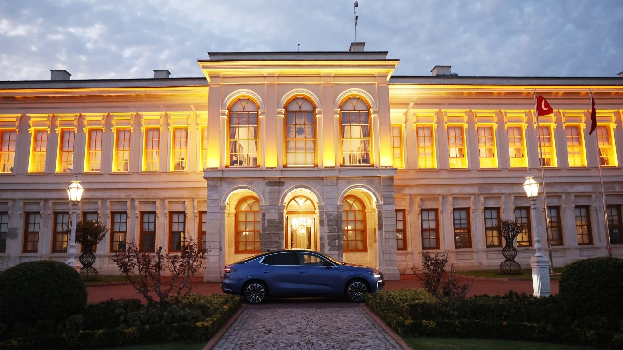 Foto - Yeni üretilmişti! Cumhurbaşkanı Erdoğan’a TOGG T10F hediye edildi