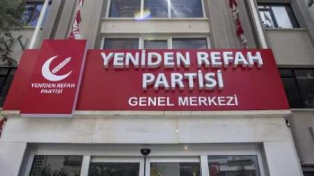 İşte bu kimse tarafından beklenmiyordu! Yeniden Refah Partisi'nden istifa eden belediye başkanı o partiye katılıyor