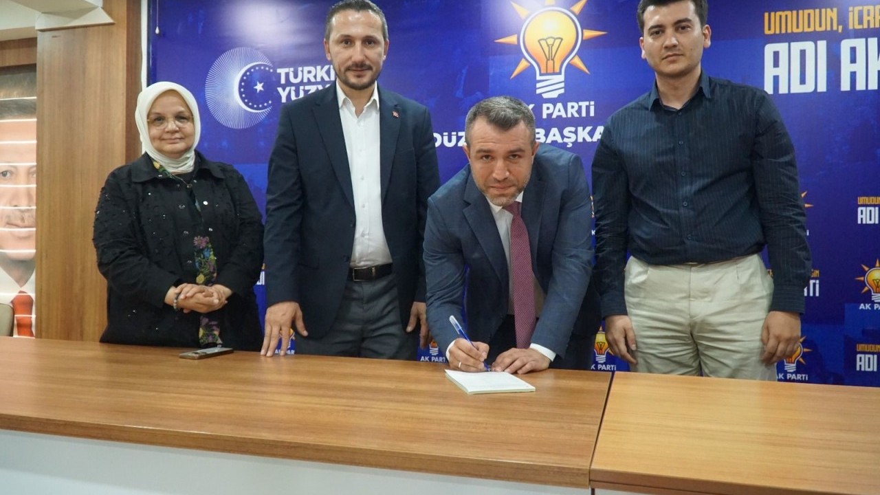 Foto - Yeniden Refah Partisi'nden istifa edip AK Parti'ye katıldı