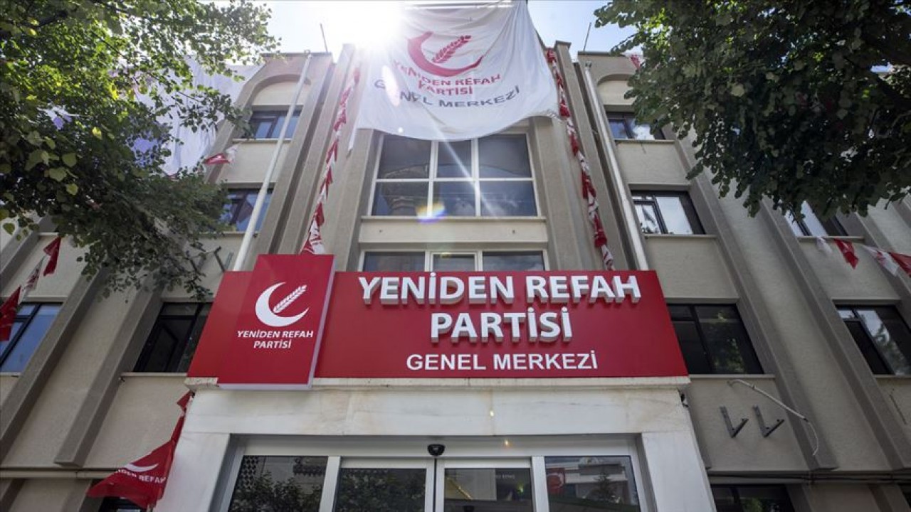 Foto - Yeniden Refah Partisi'nden istifa edip AK Parti'ye katıldı