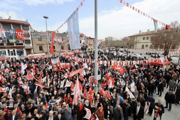 Foto - Yeniden Refah Partisi’nin Konya mitinginde derin derin düşündüren görüntüler…