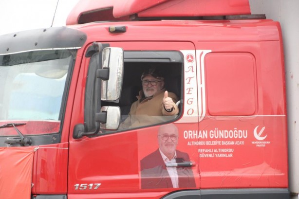 Yeniden Refah’ın başkan adayından herkesi şaşırtan karar! Sen ne yaptın böyle Orhan Bey