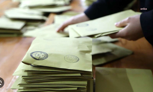 Foto - Yeniden Refah'ın yüzde 7 oy almasına şaşıran Teoman'dan Erdoğan açıklaması: Arkasından sürükleyebiliyor