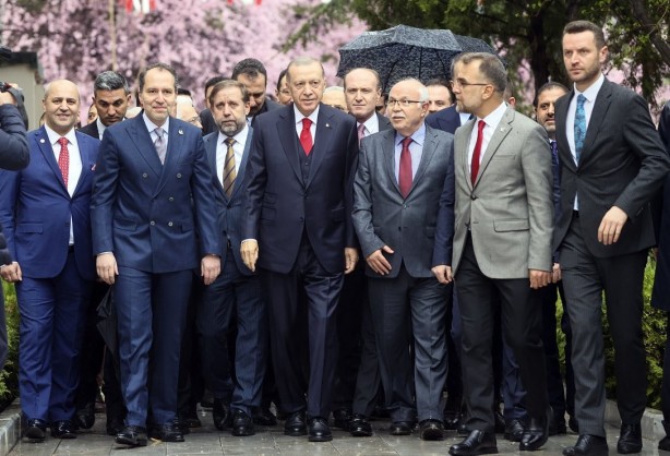 Yeniden Refah’tan "AK Parti ile ittifak" açıklaması: ‘Açıklamamızdan sonra…’ İmamoğlu detayı gündeme oturdu