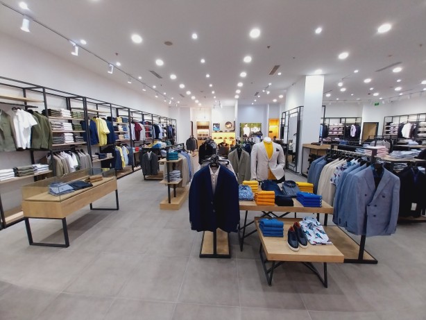 Yenil yılda yatırımlarını sürdürüyor! O ülkede ilk mağazasını açtı!