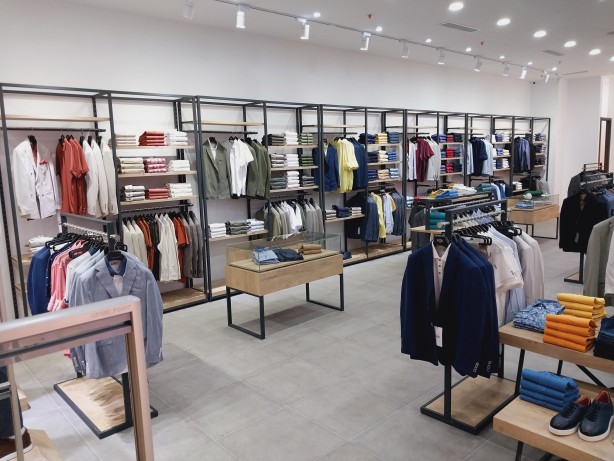 Foto - Yenil yılda yatırımlarını sürdürüyor! O ülkede ilk mağazasını açtı!