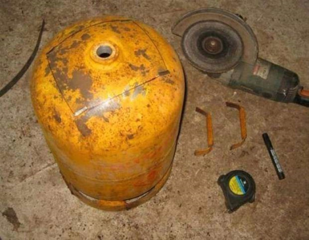 Yenisine para vermek istemedi! Gaz silindirinden yaptı...