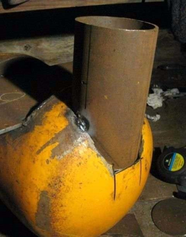 Foto - Yenisine para vermek istemedi! Gaz silindirinden yaptı...