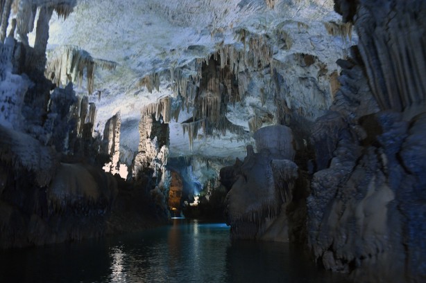 Foto - Yer altı nehrine sahip muhteşem mağara! Masal diyarını andırıyor