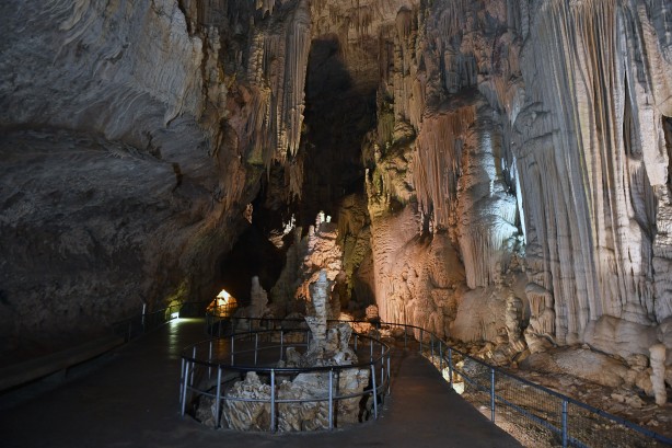 Foto - Yer altı nehrine sahip muhteşem mağara! Masal diyarını andırıyor