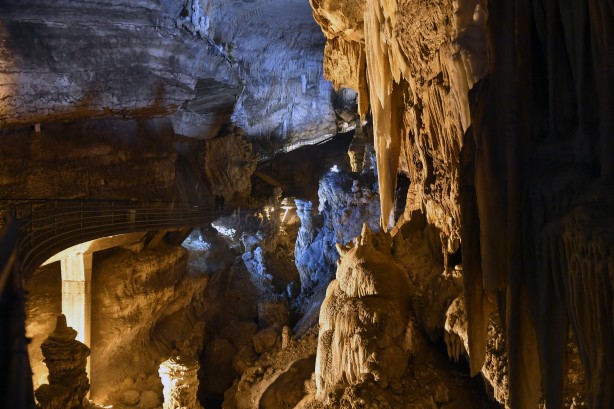 Foto - Yer altı nehrine sahip muhteşem mağara! Masal diyarını andırıyor