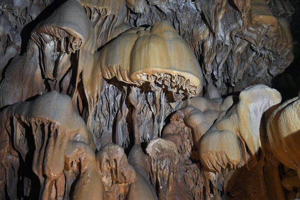 Foto - Yer altı nehrine sahip muhteşem mağara! Masal diyarını andırıyor