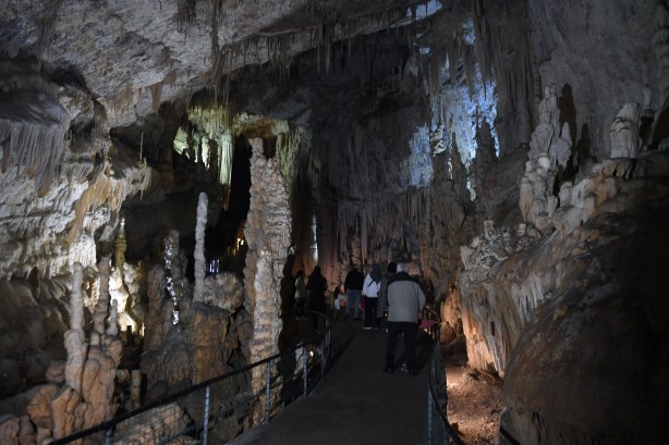 Foto - Yer altı nehrine sahip muhteşem mağara! Masal diyarını andırıyor