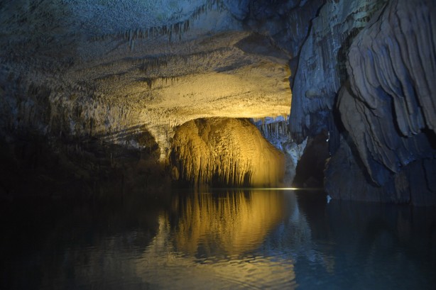 Foto - Yer altı nehrine sahip muhteşem mağara! Masal diyarını andırıyor
