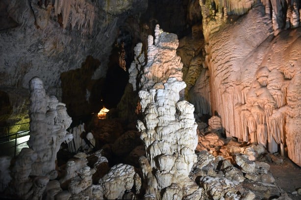 Foto - Yer altı nehrine sahip muhteşem mağara! Masal diyarını andırıyor