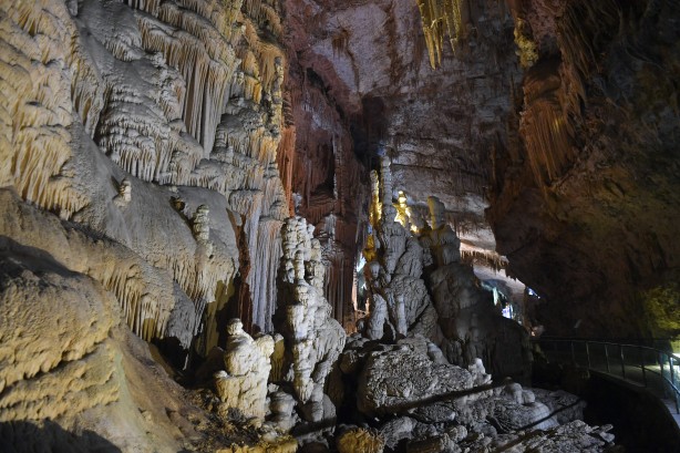 Foto - Yer altı nehrine sahip muhteşem mağara! Masal diyarını andırıyor