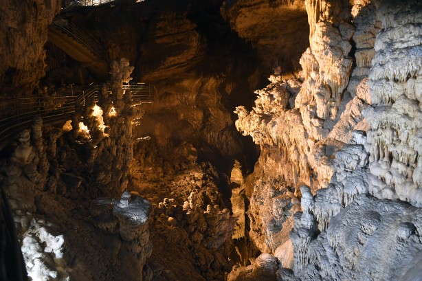 Foto - Yer altı nehrine sahip muhteşem mağara! Masal diyarını andırıyor