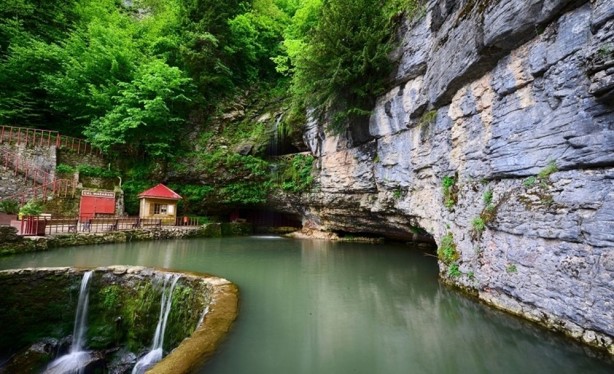 Yer altındaki saklı cennet: Çal mağarası