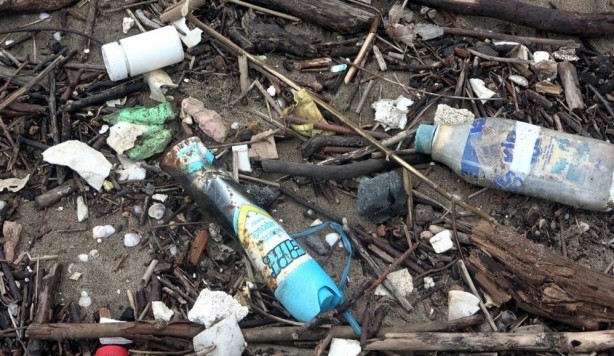 Foto - Yer: Bartın... Sahile tıbbi atık vurdu!