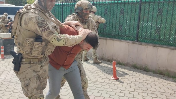 Foto - Yer: Bursa! Onlarca çete üyesi adliyede