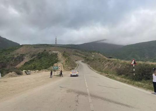 Foto - Yer çekimi olmayan yol! Turistler akın ediyor