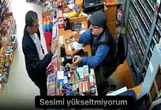 Foto - Yer Esenyurt! Markette akılalmaz görüntüler! Sen manyak mısın be adam 