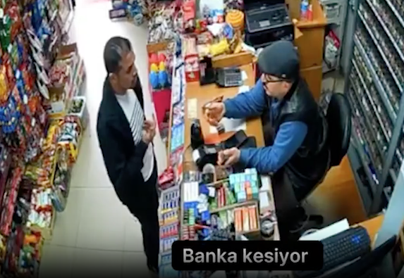 Foto - Yer Esenyurt! Markette akılalmaz görüntüler! Sen manyak mısın be adam 