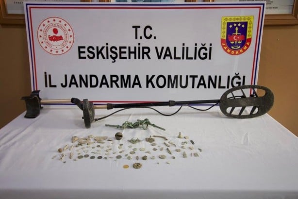 Foto - Yer Eskişehir! Evinin bahçesinden resmen fışkırdı! Roma’nın hazinesi meğer orada yatıyormuş 