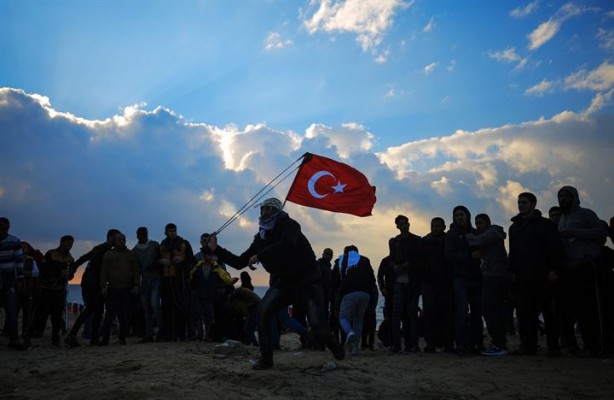 Foto - Yer Gazze: Protestolarda Türk bayrağı açtılar