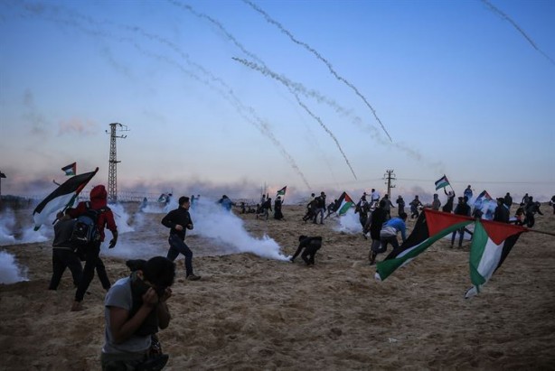 Foto - Yer Gazze: Protestolarda Türk bayrağı açtılar