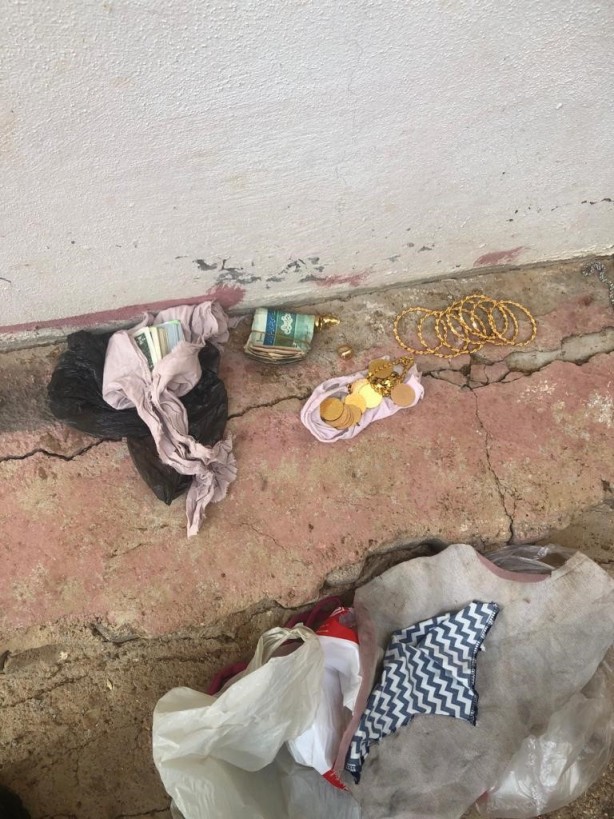 Yer Mardin! Topra�� kazd�k�a yerin alt�ndan alt�n, bilezik dolar ve euro f��k�rd�