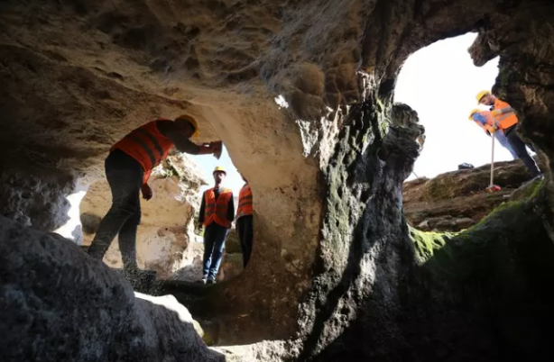 Foto - Yer: Mardin! Toprağın altından adeta fışkırdı! 5 bin yıllık hazine böyle gün yüzüne çıktı