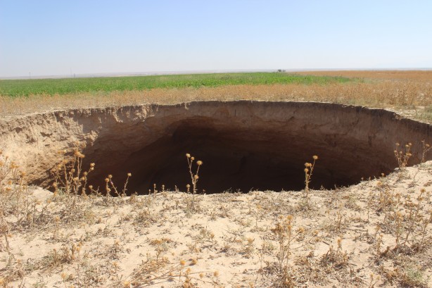 Foto - Yer yarıldı görenler şoke oldu! Vatandaşlar tedirgin: Büyük bir ses duyduk!