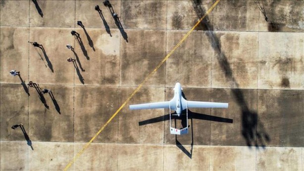 Foto - Yer yerinden oynadı! Türk F-16'sı Rus savaş uçağının önünü kesti! 