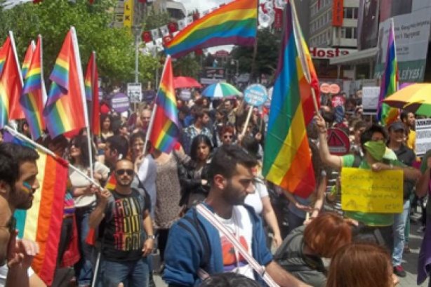 Foto - Yer, zaman, mekan fark etmiyor! İşte Boğaziçi eylemlerinde değişmeyen tek şey