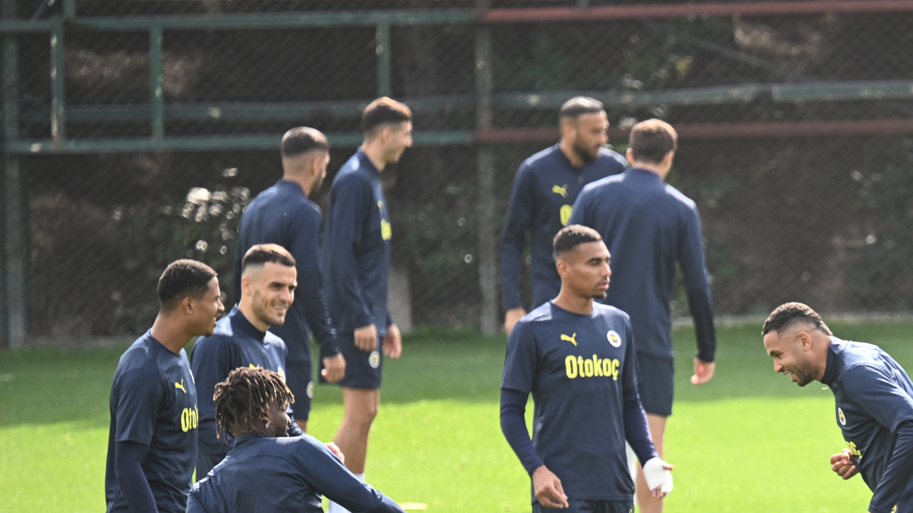 Foto - Yerden yere vurulan o oyuncu için Galatasaray düğmeye bastı: Süper Lig bu hamleyi konuşuyor! Tüm Fenerbahçe’ye uyarı…