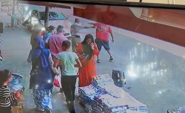 Foto - Yere çöp attı diye uyardığı kişiyle girdiği kavgada bıçaklandı.