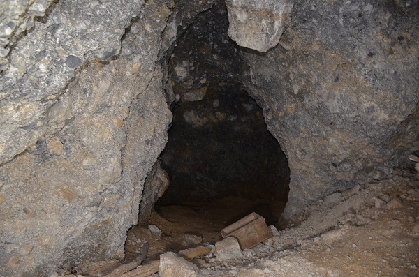 Foto - Yerin 100 metre altına iniyor! İşte 20 gözlü dev mağara